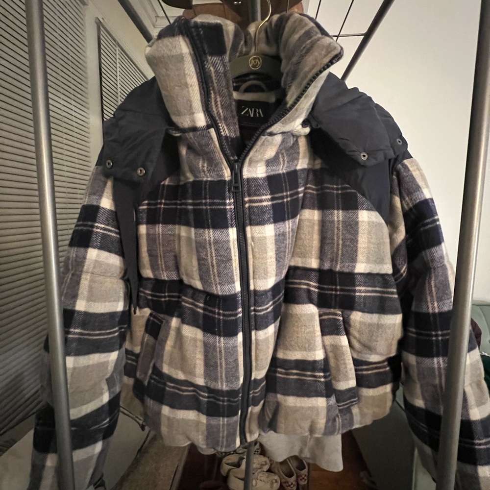 ZARA HEAVY JACKET SIZE L
